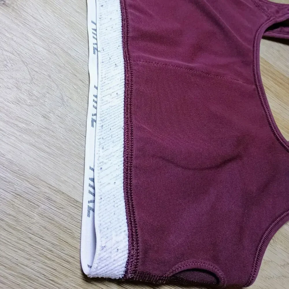 ✨ 3 / $15 DEAL ✨Nike Dri Fit Burgundy Sports Bra - Medium